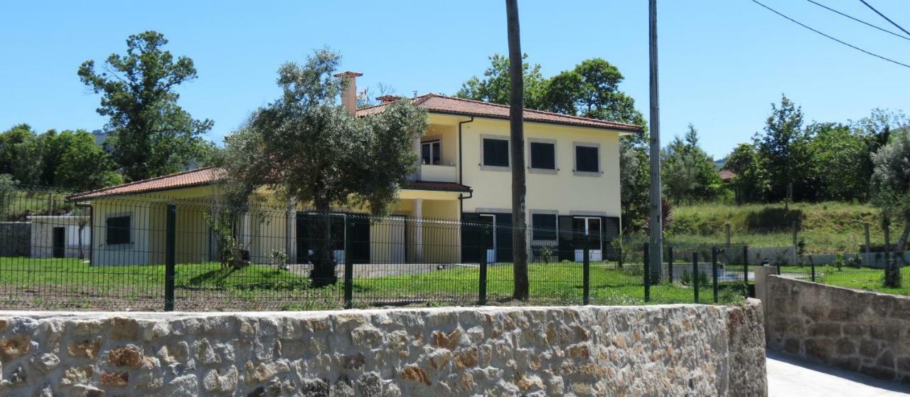 Casa Oliveiras Beiral do Lima